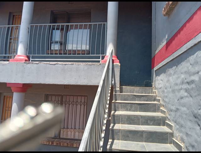 10 BEDROOM FREEHOLD FOR SALE IN TSAKANE